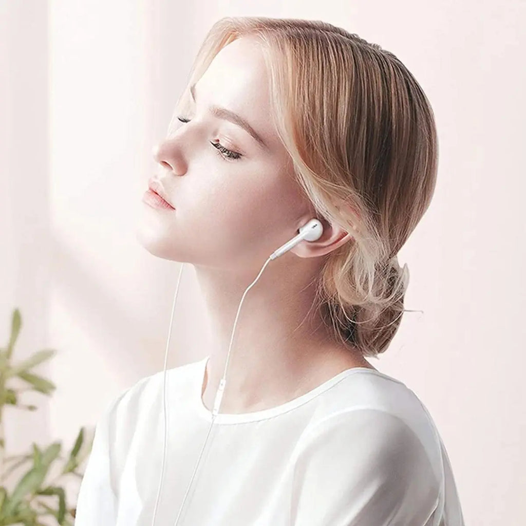 USB-C Wired Earphones with Built-In Microphone & Volume Control – Hi-Fi In-Ear Headphones Compatible with Android Devices, Type-C Audio Earbuds